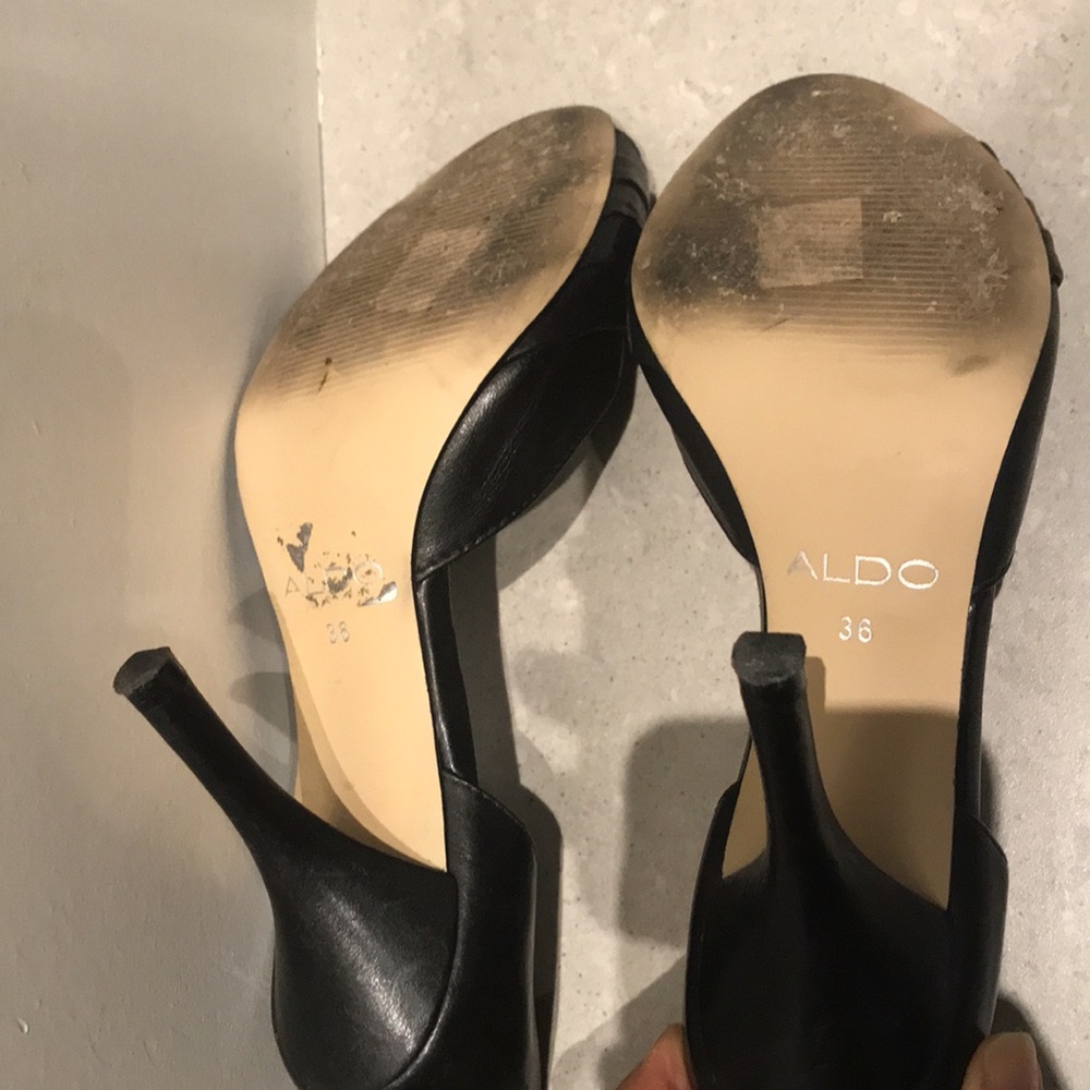LIKE NEW* ALDO Heels - Picture 4 of 7